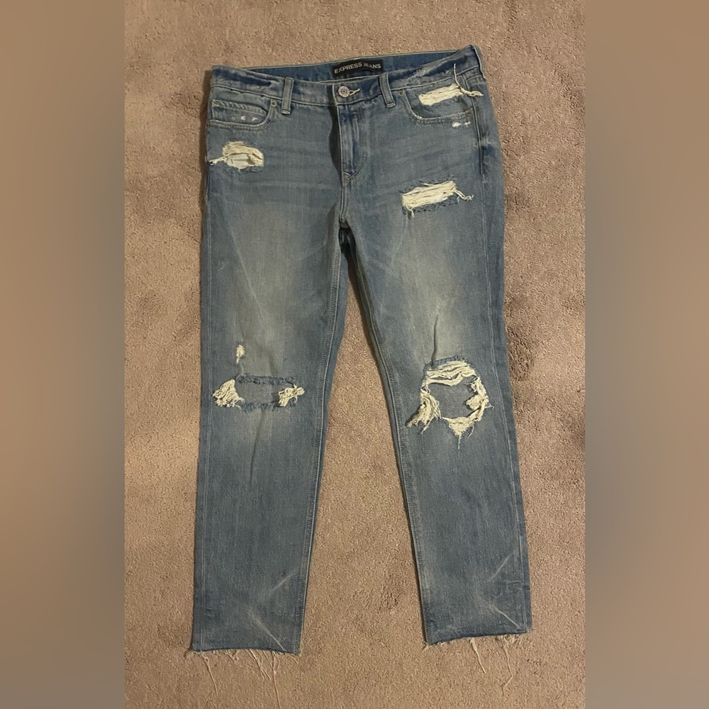 Express jeans. Size 4 regular. Tags still on never worn.